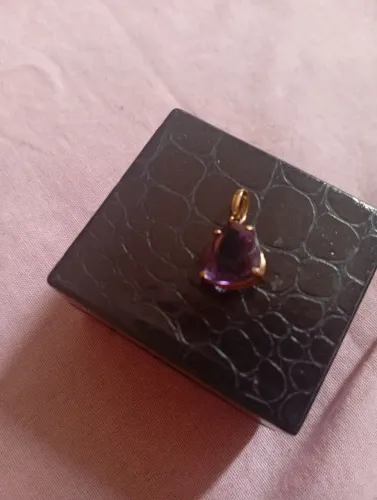 Pingente de pedra natural ametista acabamento impecável puro dezoito
