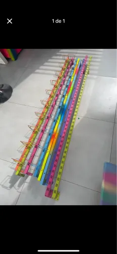 Estrutura metálica expositores