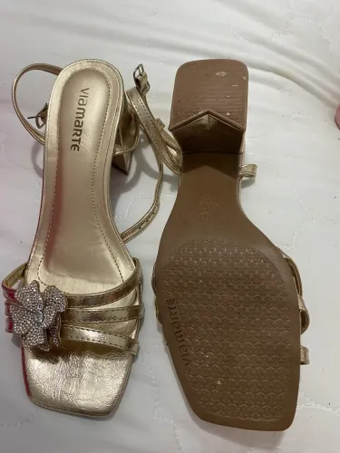 Sandalia de festa dourada com Prateado Via Marte tamanho 38