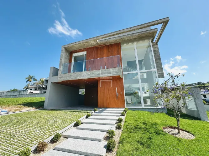 Casa com 339m², 4 dormitórios sendo 3 suítes no Reserva da Pedra - Pedra Branca