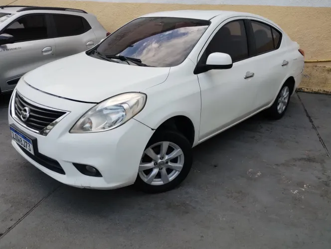 Nissan Versa SL 1.6 16V Flex Fuel 4P Mec. 2014