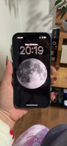 iPhone 16e