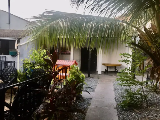 Casa a venda. residencial e comercial no Jardim Califórnia