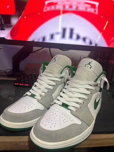 Jordan 1 mid se gray green