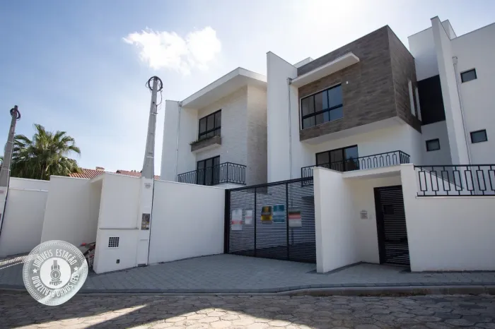 VENDA - Sobrado 3 suítes no Bairro Escola Agricola/Blumenau