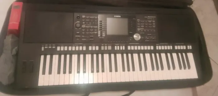 Teclado Yamara PSR- S 950 