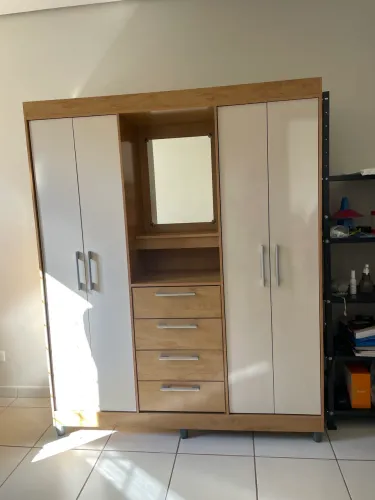 Vendo guarda roupa em perfeito estado ! ENTREGA E MONTAGEM GRÁTIS 