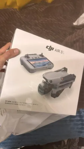 Drone DJI air3s / combo fly more / controle com tela e 3 baterias