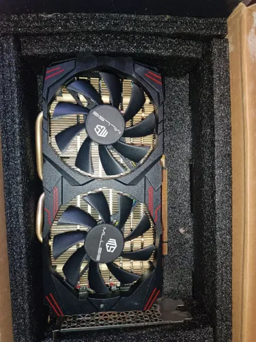 Placa de vídeo RX580 com chip gráfico queimado