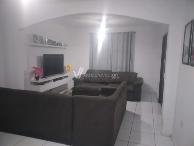 Casa à venda na Vila União!