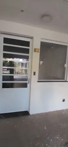 Casa em Condomínio com 2 Quarto(s) e 1 banheiro(s) para Alugar, 57 m² por R$ 1100 / Mês