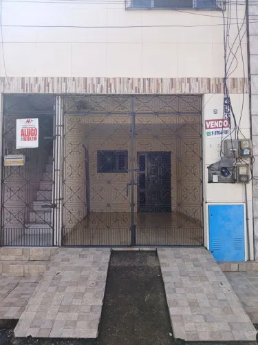 Casa com 1 Quarto(s) e 1 banheiro(s) para Alugar, 50 m² por R$ 750 / Mês