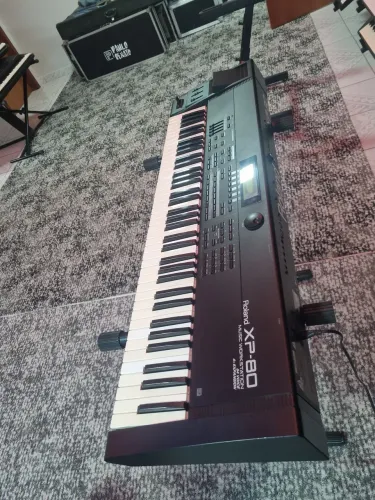 Teclado Roland XP-80