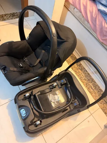 Bebê conforto com cadeirinha para carro 