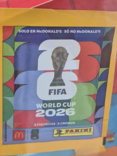 Figurinhas copa do mundo cx lacrada com 50 pacotes 250 reais