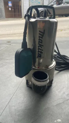 Bomba d?água makita 