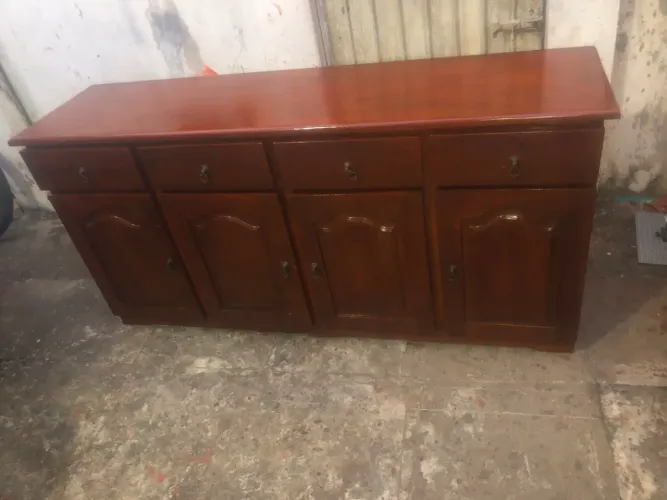 Buffet de madeira angelim pedra semi novo pra vim buscar aqui em prazeres 