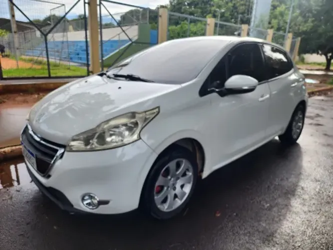Peugeot 208 Allure 1.5 Flex 8V 5P 2014