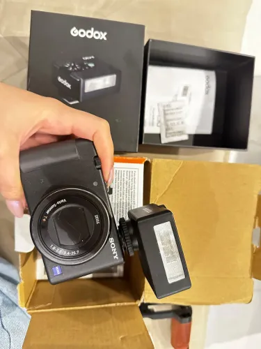 Kit Câmera Sony ZV-1 Completa + Flash Godox iM30 + 64GB (Na Caixa)