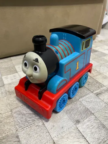 Thomás trem e sai fumaça 