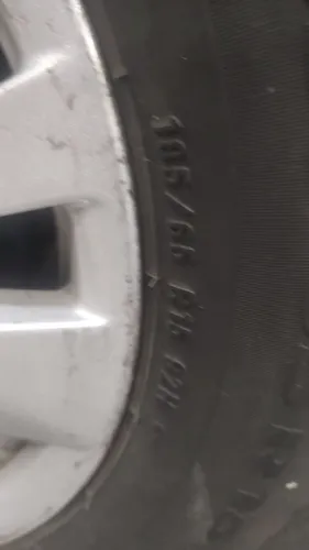 Pneus Pirelli - 2/80% e 2/90%, tive que vulcanizar todos, mas estão ótimos.
