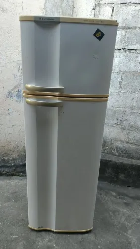Geladeira Electrolux com defeito