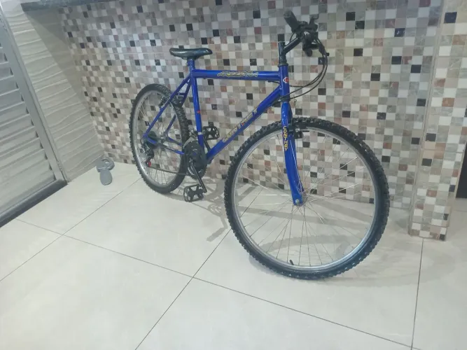 Bicicleta aro 26 em otimas condições