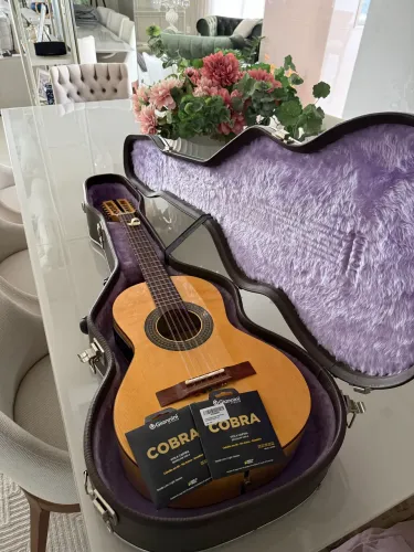 Viola caipira de luthier toda maciça!!