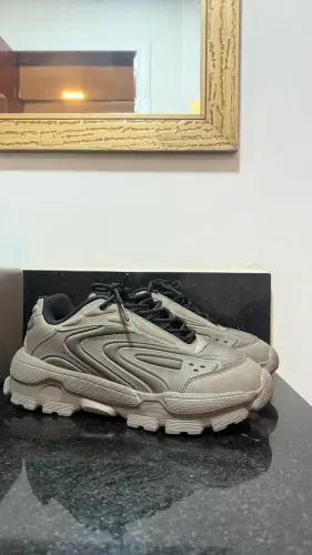Tênis Cinza Zara 