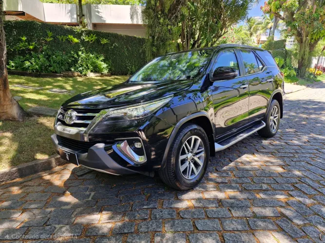 Toyota Hilux SW4 SRX 4X4 2.8 TDI 16V Dies. Aut. 2018
