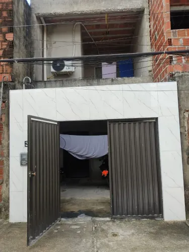 Vendo casa muito boa bem ampla 