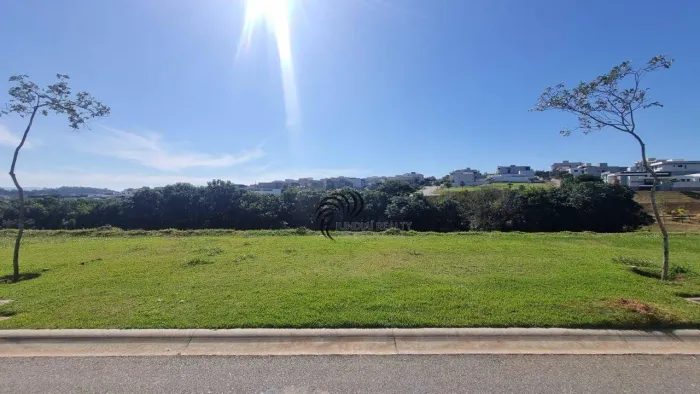 Terreno à Venda 360 m² Condomínio Fechado - Vista permanente para área verde - Jundiaí -