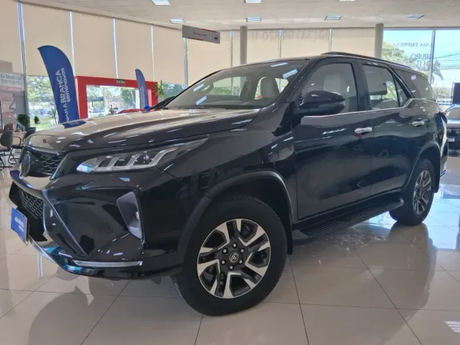 Toyota Hilux SW4 SRX Diamo. 4X4 2.8 TB DIE AUT 2023