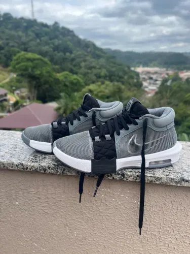 Lebron Witness VIII