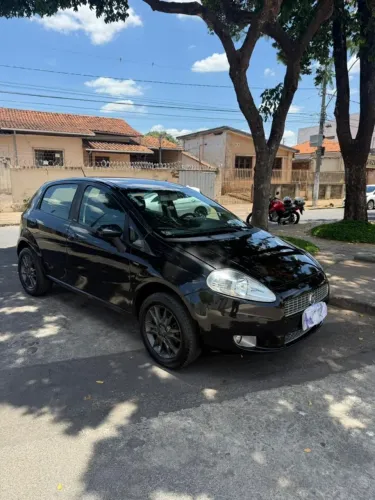 Fiat Punto Essence 1.6 Flex 16V 5P 2011