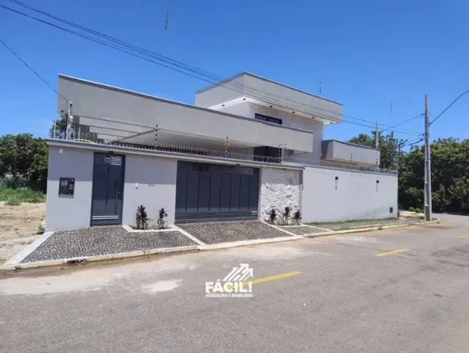 Casa Alto Padrão em Esquina Nobre | 3 Suítes | Piscina c/ Hidro | Próx. Orla Graciosa|