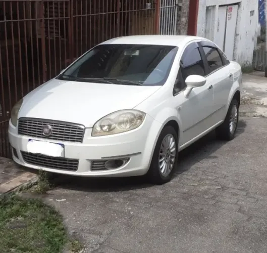 Fiat Linea Essence 1.8 Flex 16V 4P 2012