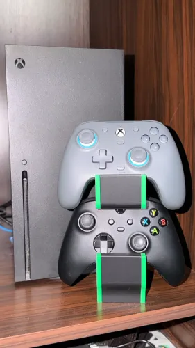 XBOX SÉRIES X + 2 controles + 1 mês de gamepass