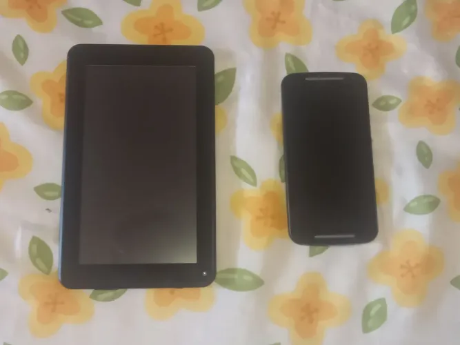 Vendo tablet Multilaser M7s e celular moto G6, ambos com as telas novas
