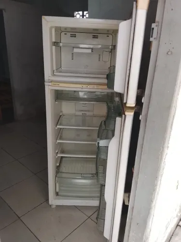 Vende se geladeira Brastemp duplex frost free