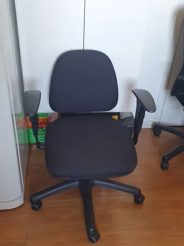 Cadeira de escritório nova