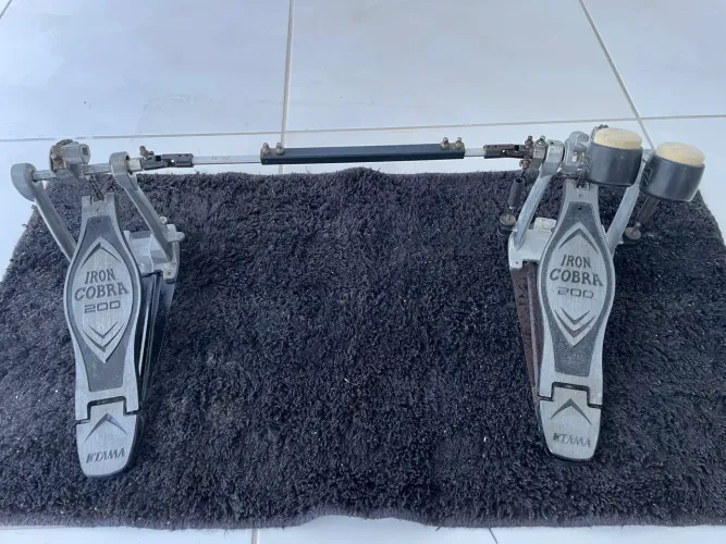 Pedal duplo para bateria