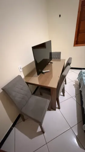 Mesa 4 Cadeiras em MDF com tampo de Vidro