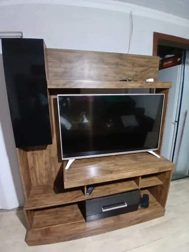 Estante para sala.