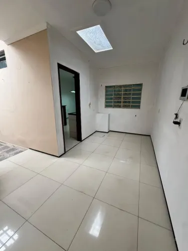 Alugo Casa bem localizada no cohatrac