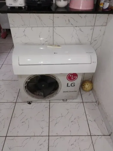 Ar condicionado 12000 BTUs troco ou vendo funcionando normalmente