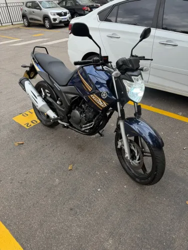 Yamaha Fazer 250 blueflex 2014 $$ 76 km