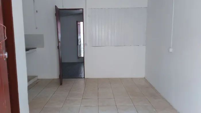 Alugo kit net! Ótima localização. Próximo de academia, escola, farmácia, supermercado.....