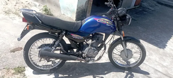 Vendo moto Cg ano 1999, funcionando perfeitamente, documentação em dia.