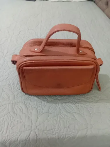 Bolsa em couro legítimo